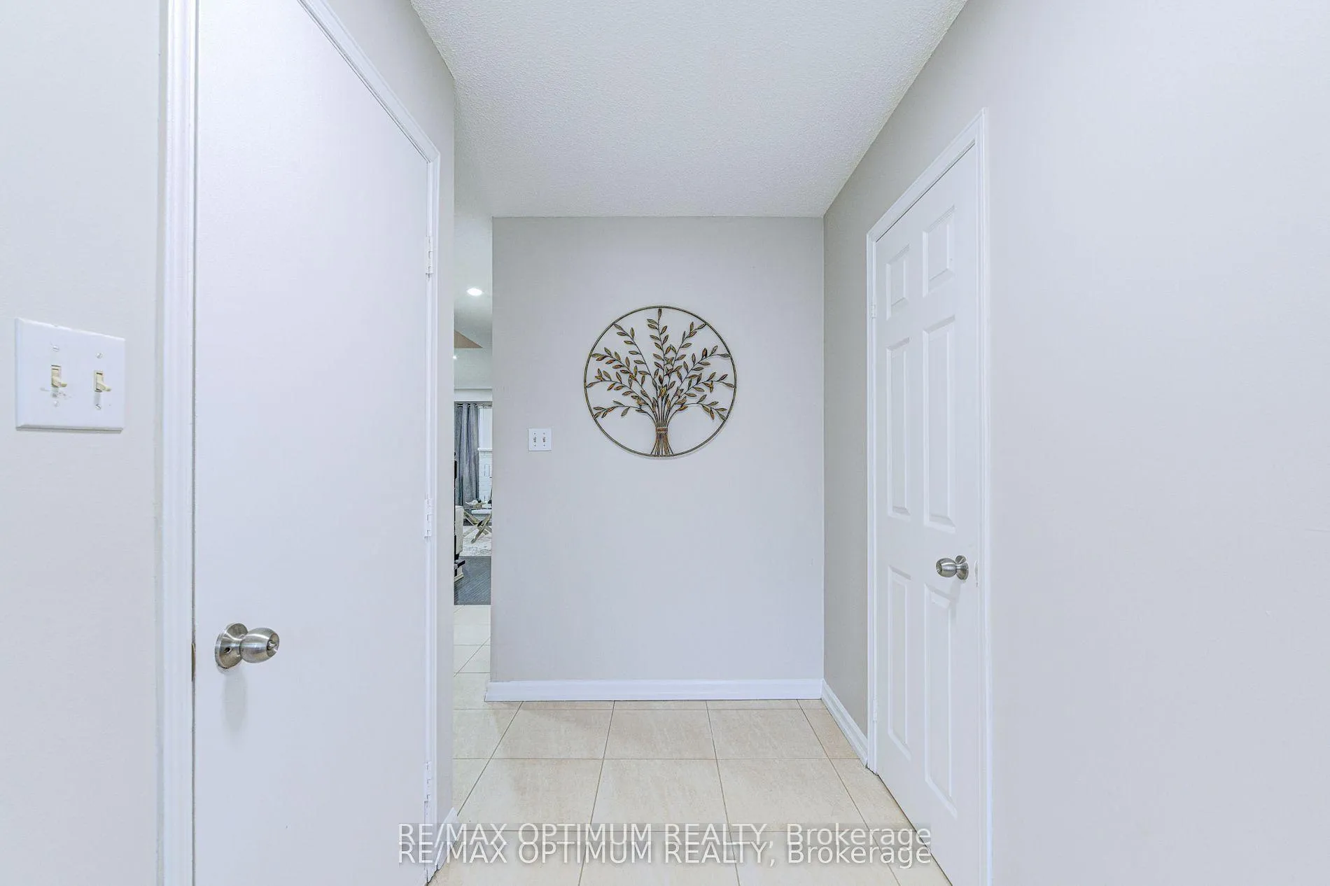 Photo 7 of 15 Rosebud Avenue, Brampton, Brampton West — HOMEH