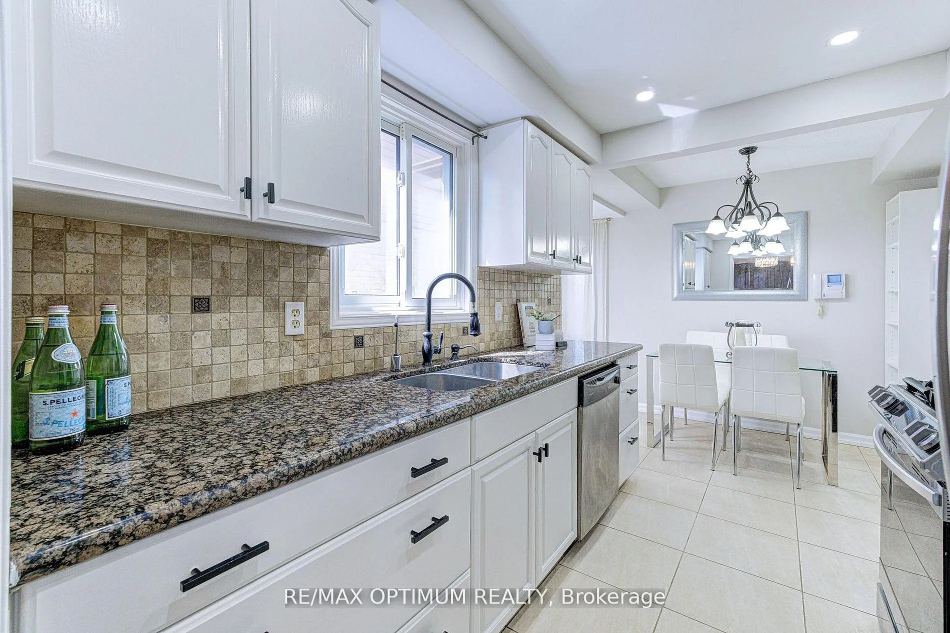 Photo 17 of 15 Rosebud Avenue, Brampton, Brampton West — HOMEH