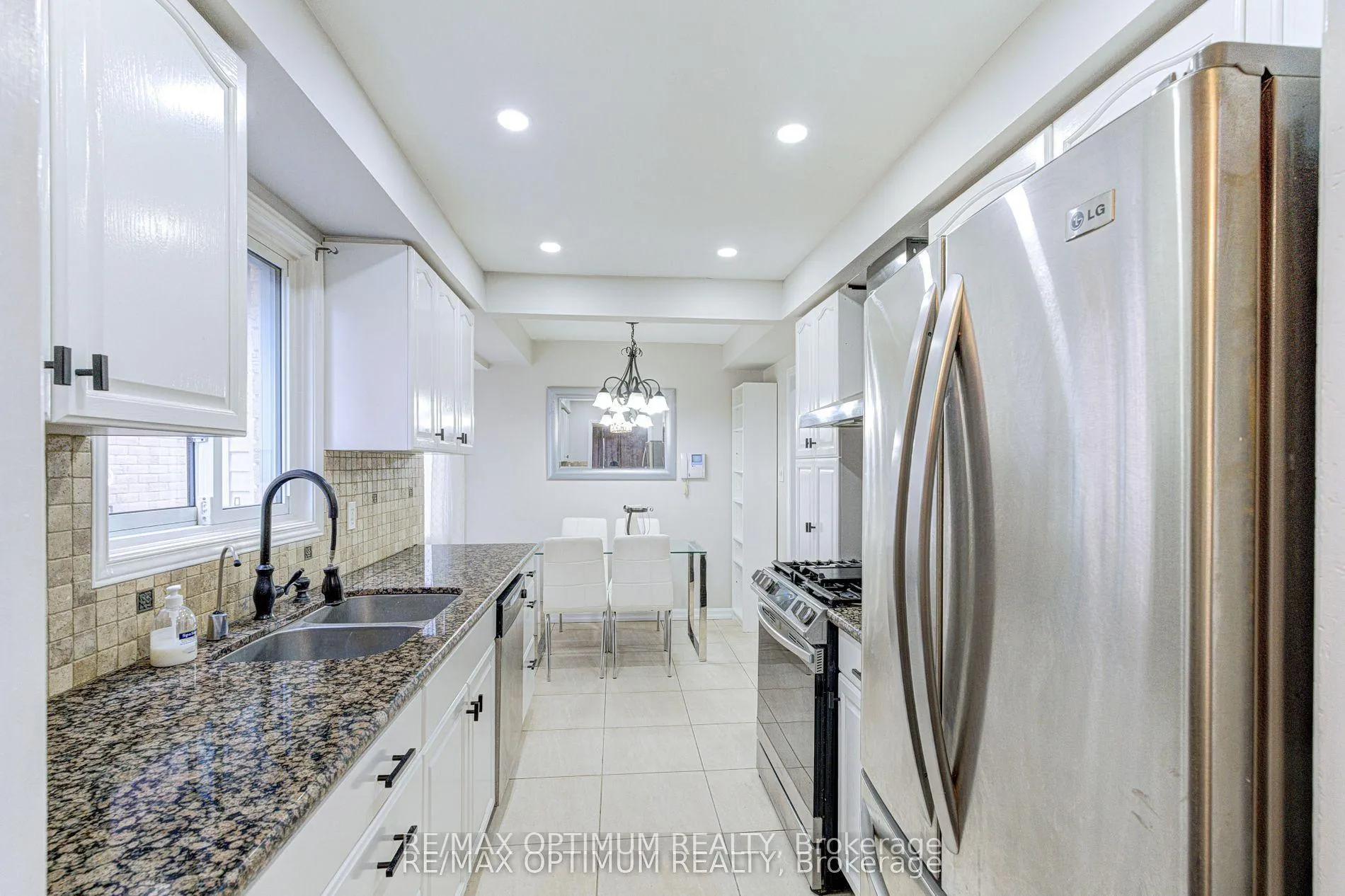 Photo 18 of 15 Rosebud Avenue, Brampton, Brampton West — HOMEH