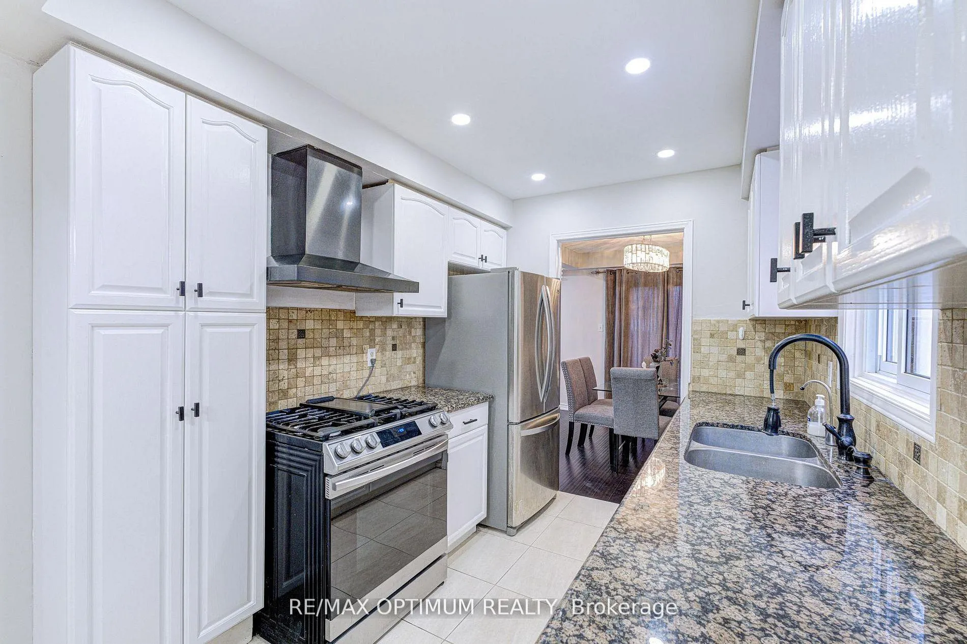 Photo 19 of 15 Rosebud Avenue, Brampton, Brampton West — HOMEH
