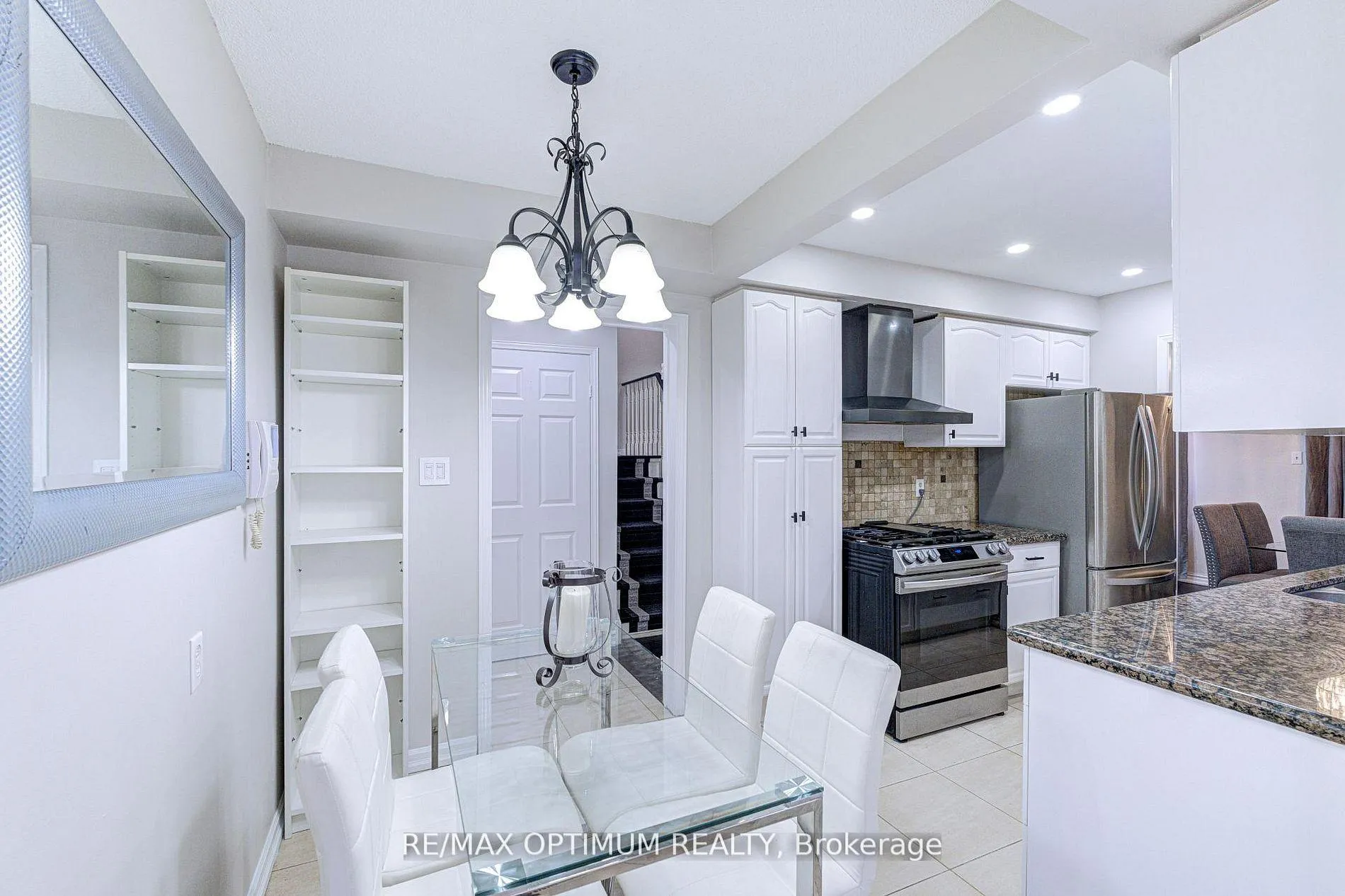 Photo 23 of 15 Rosebud Avenue, Brampton, Brampton West — HOMEH