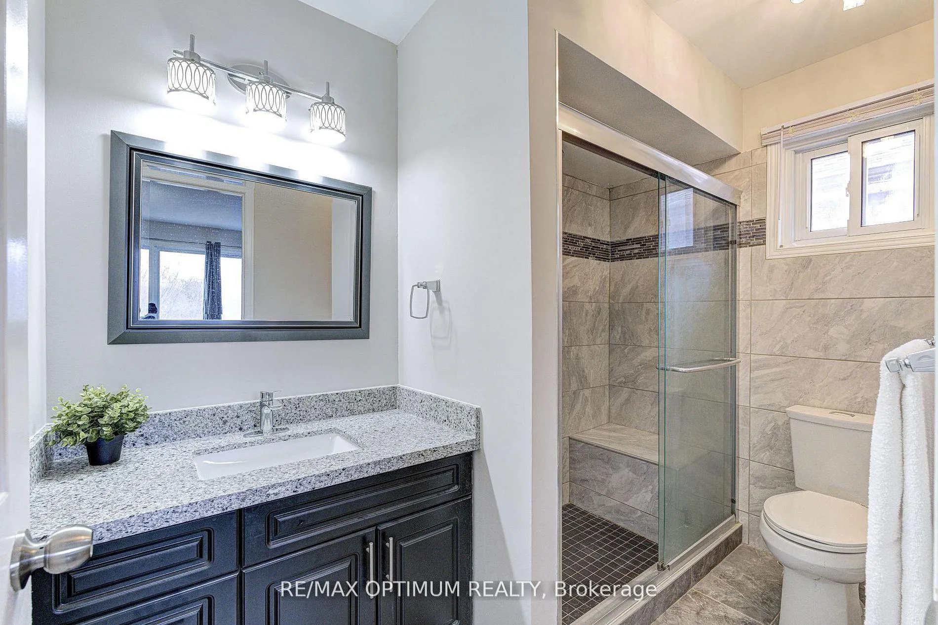 Photo 33 of 15 Rosebud Avenue, Brampton, Brampton West — HOMEH