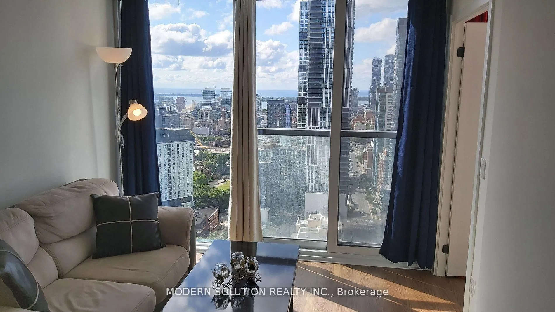 Photo 5 of Unit 3502, 319 Jarvis Street, Toronto, Waterfront Communities — HOMEH