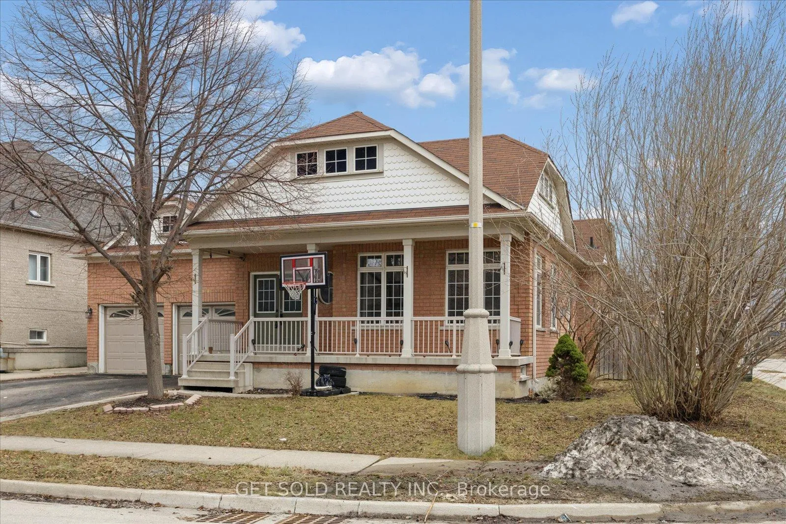 Photo 4 of 16 Deerchase Road, Brampton, Bram East — HOMEH