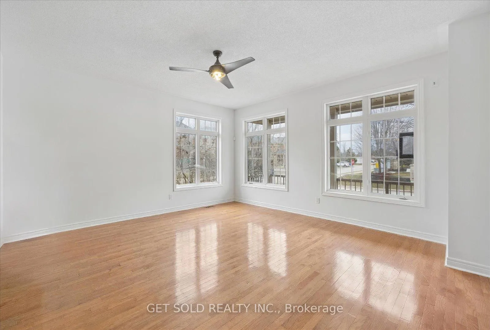 Photo 10 of 16 Deerchase Road, Brampton, Bram East — HOMEH