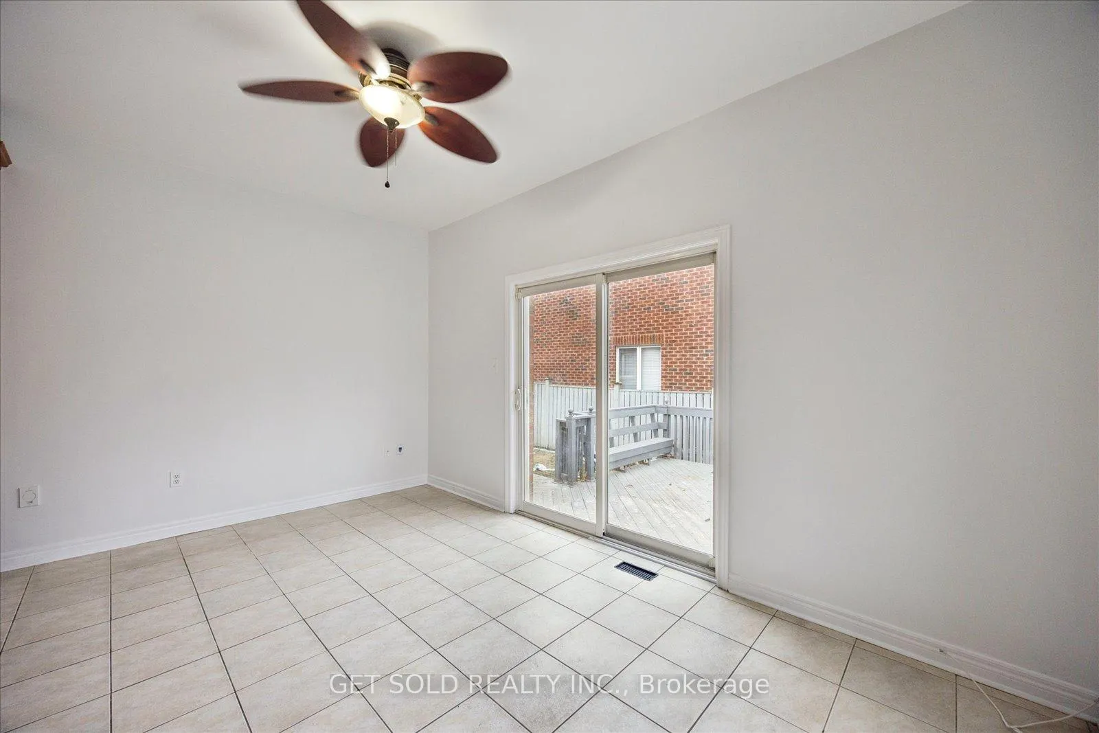 Photo 23 of 16 Deerchase Road, Brampton, Bram East — HOMEH