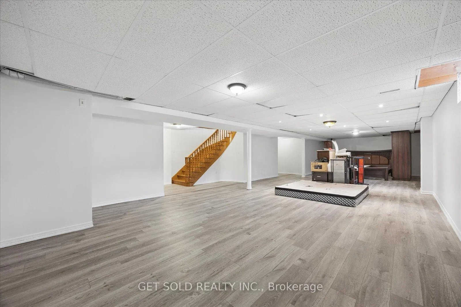 Photo 34 of 16 Deerchase Road, Brampton, Bram East — HOMEH