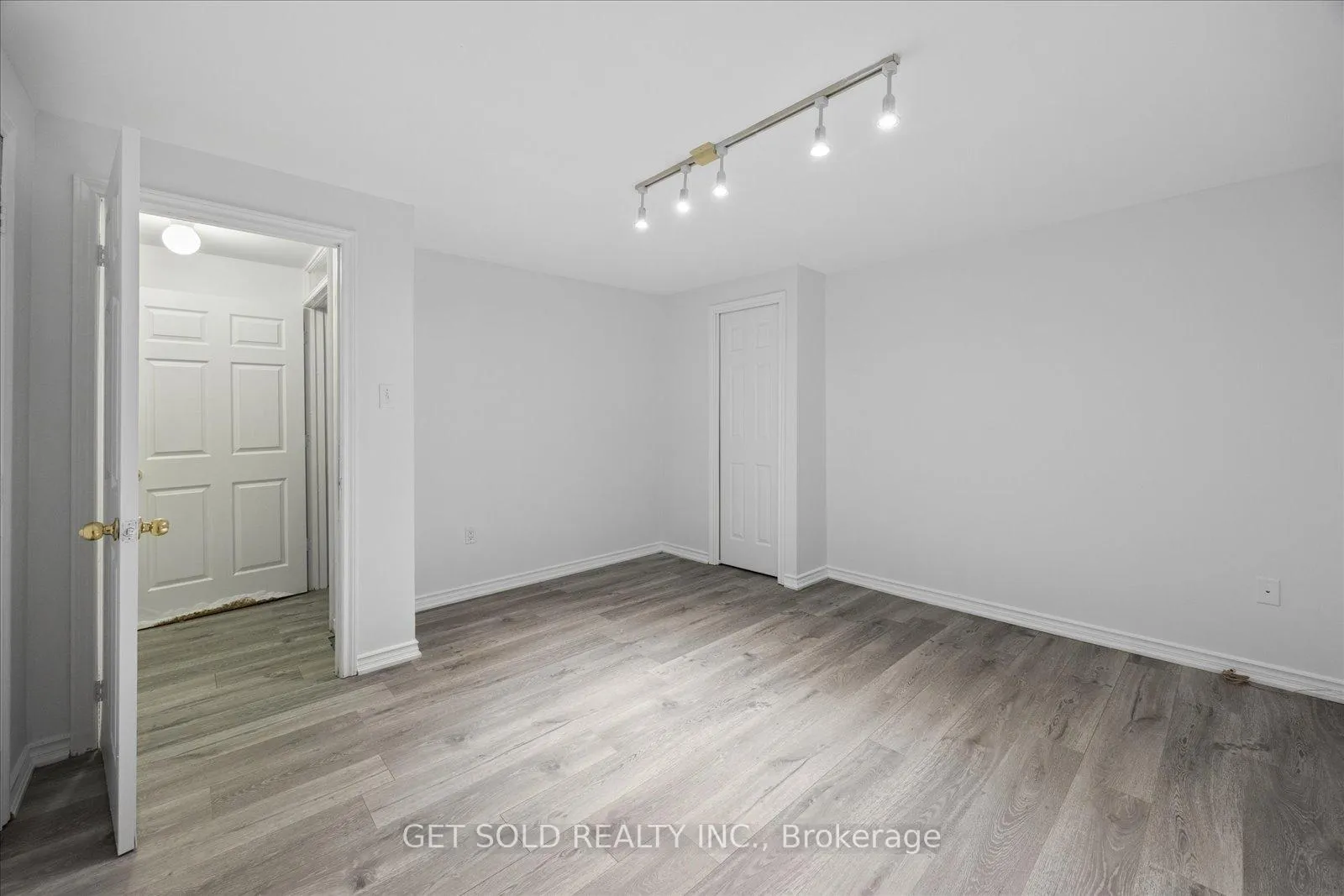 Photo 38 of 16 Deerchase Road, Brampton, Bram East — HOMEH