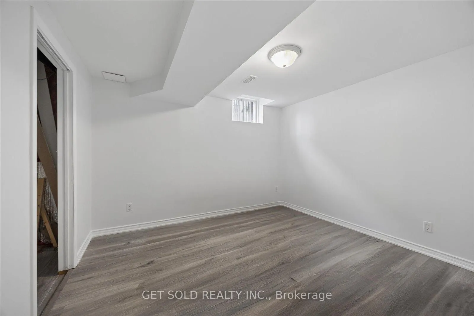 Photo 40 of 16 Deerchase Road, Brampton, Bram East — HOMEH