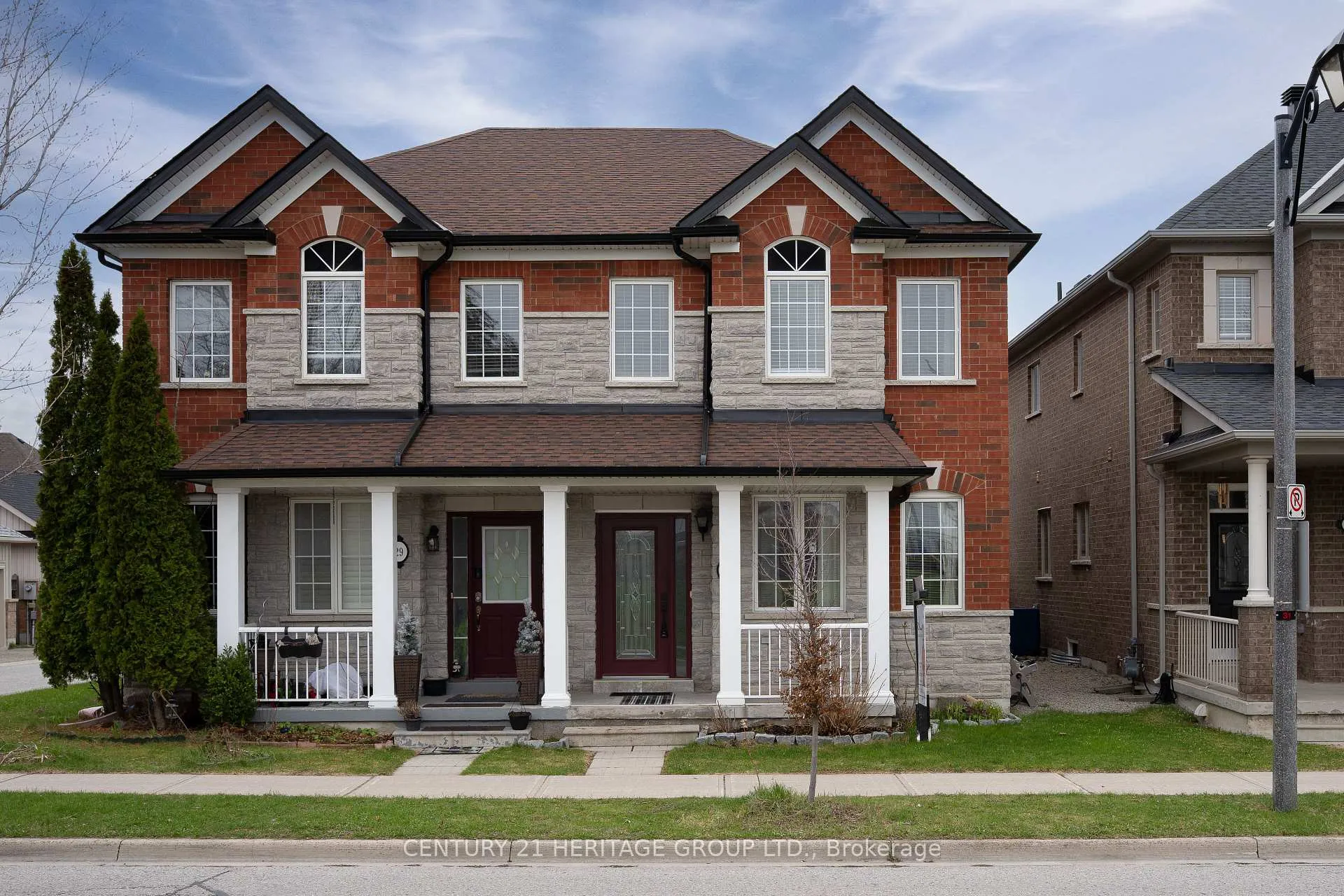 Photo 2 of 31 Kalvinster Drive, Markham, Cornell — HOMEH