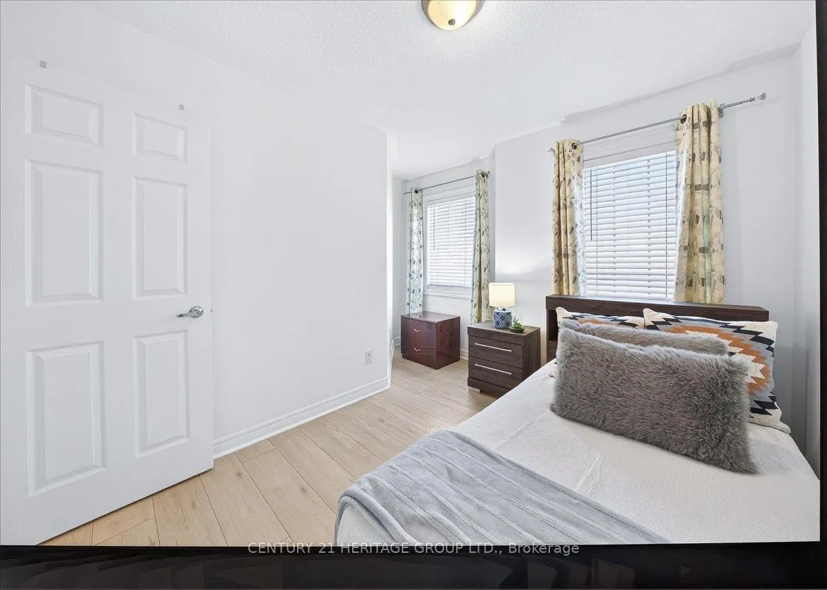 Photo 32 of 31 Kalvinster Drive, Markham, Cornell — HOMEH