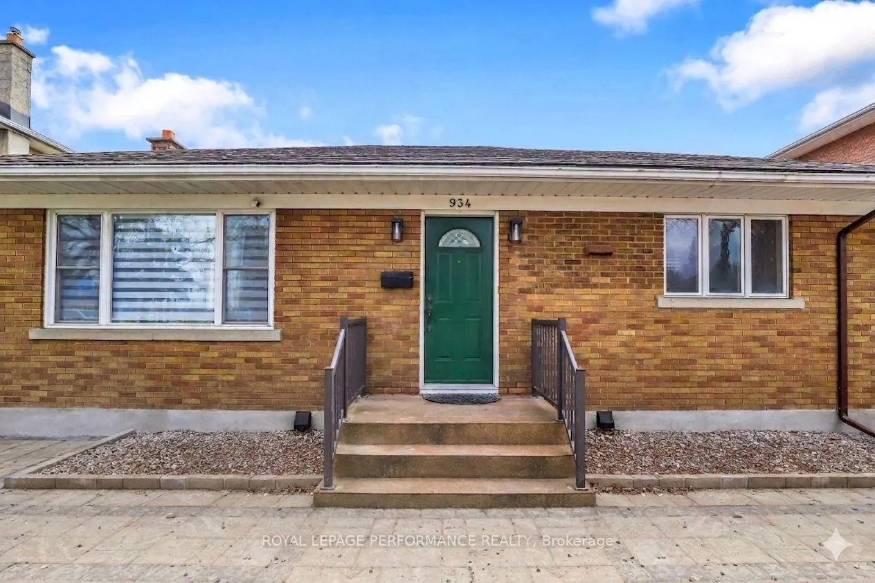 Photo 1 of Unit upper unit, 934 Smyth Road, Ottawa, Elmvale Acres/Urbandale — HOMEH