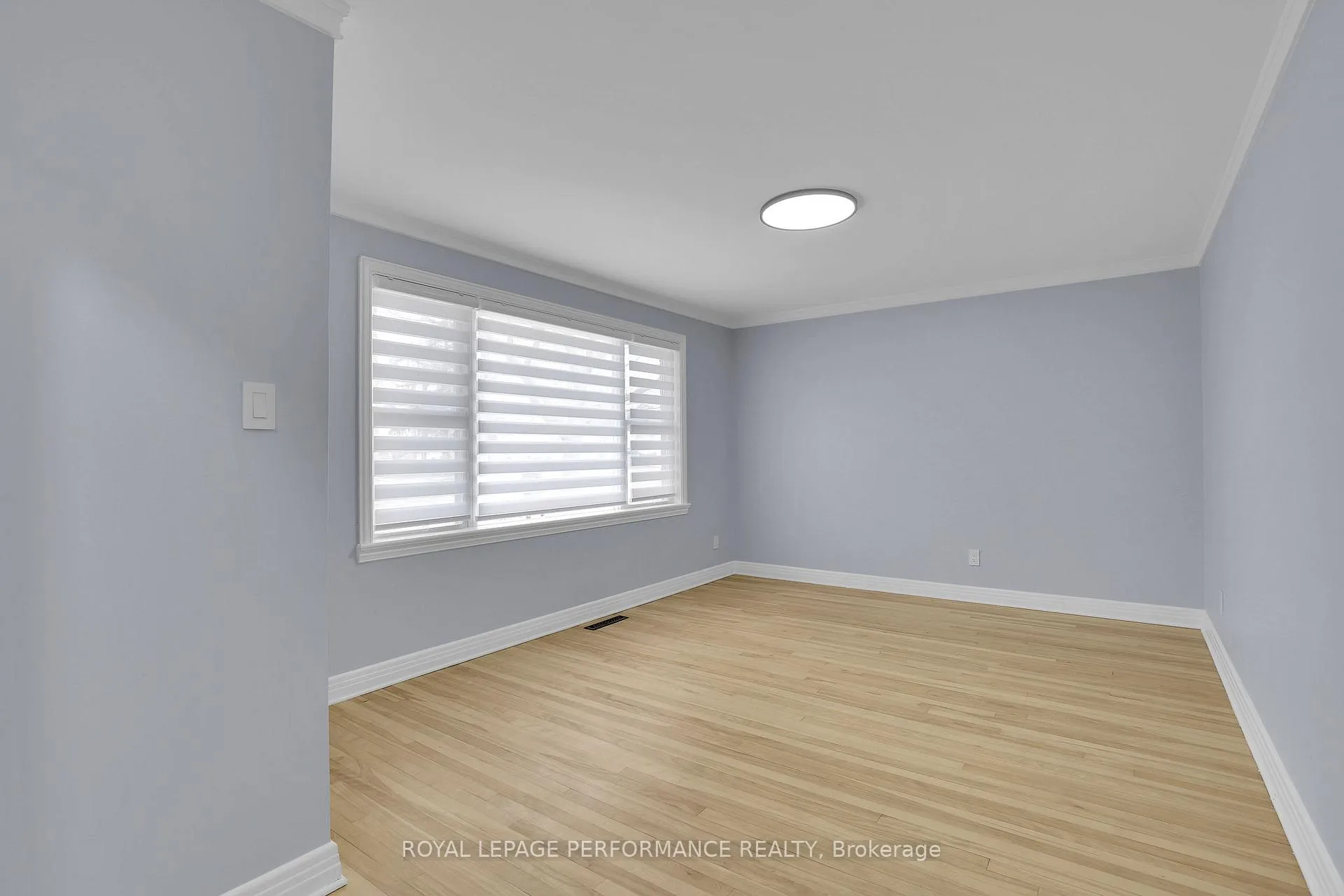 Photo 6 of Unit upper unit, 934 Smyth Road, Ottawa, Elmvale Acres/Urbandale — HOMEH