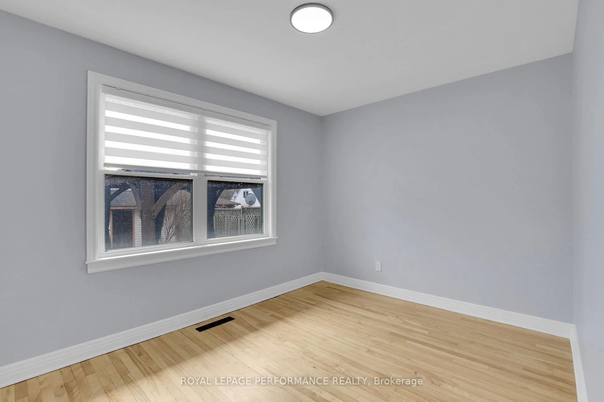 Photo 11 of Unit upper unit, 934 Smyth Road, Ottawa, Elmvale Acres/Urbandale — HOMEH