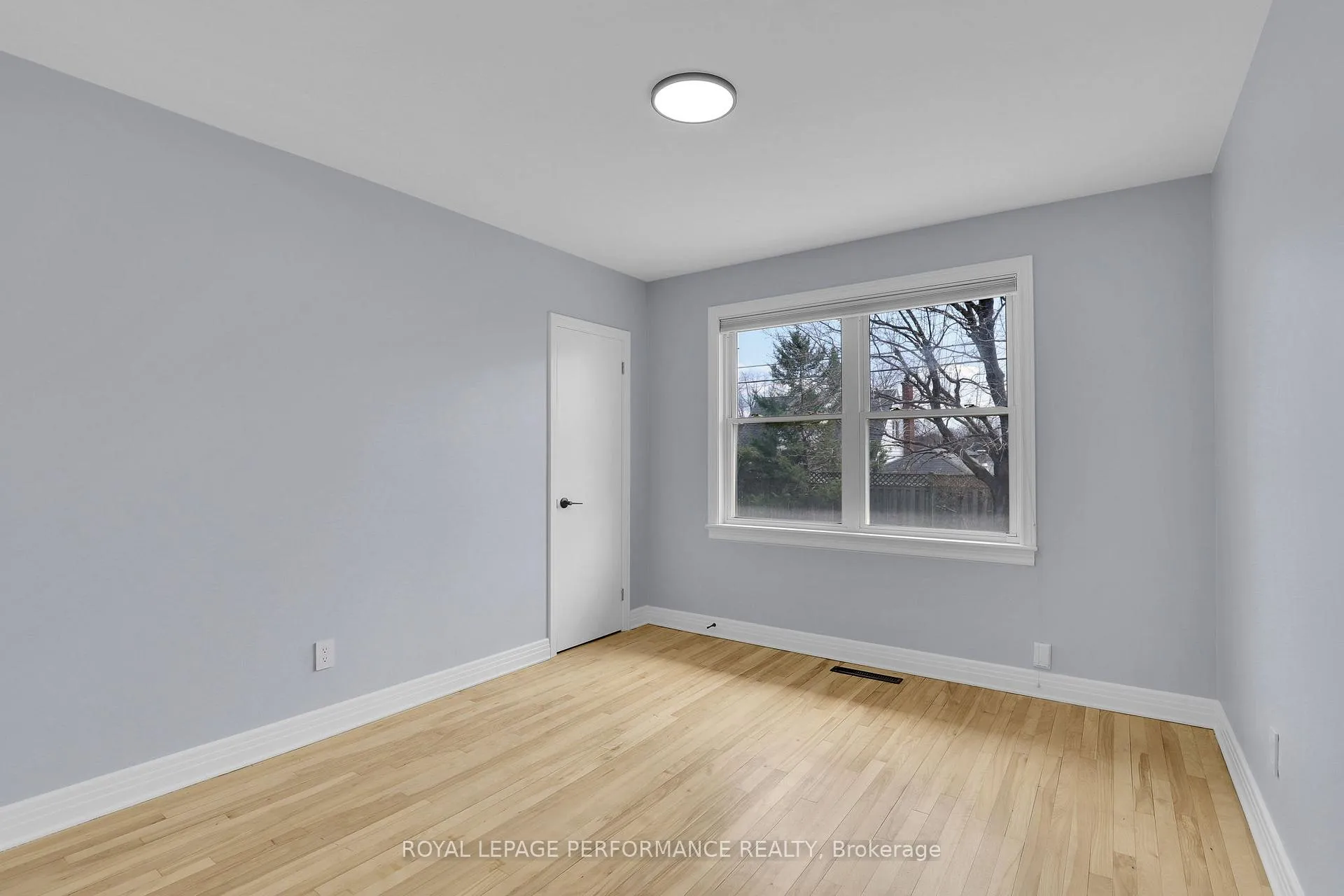 Photo 12 of Unit upper unit, 934 Smyth Road, Ottawa, Elmvale Acres/Urbandale — HOMEH