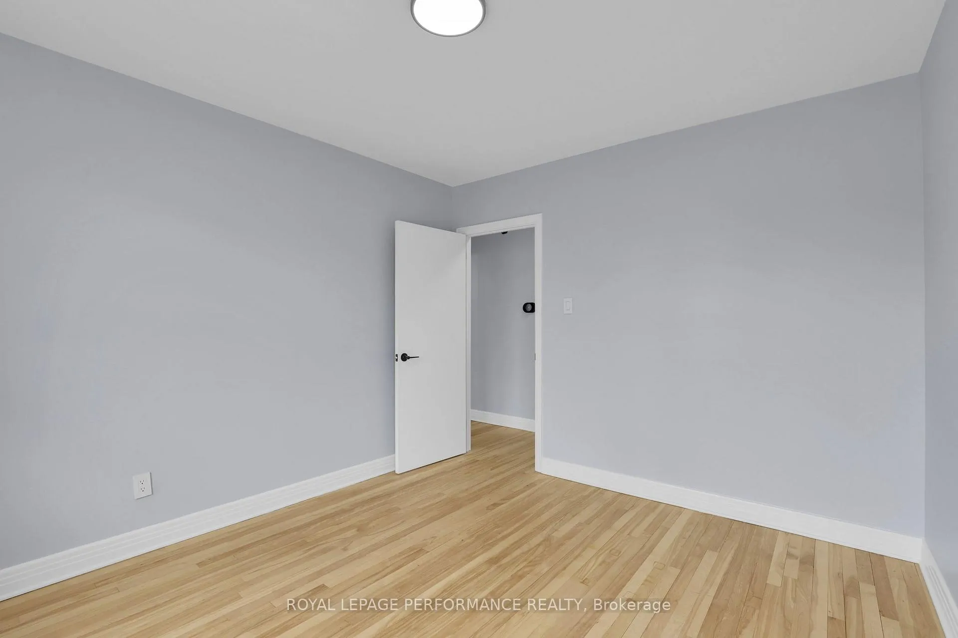 Photo 14 of Unit upper unit, 934 Smyth Road, Ottawa, Elmvale Acres/Urbandale — HOMEH