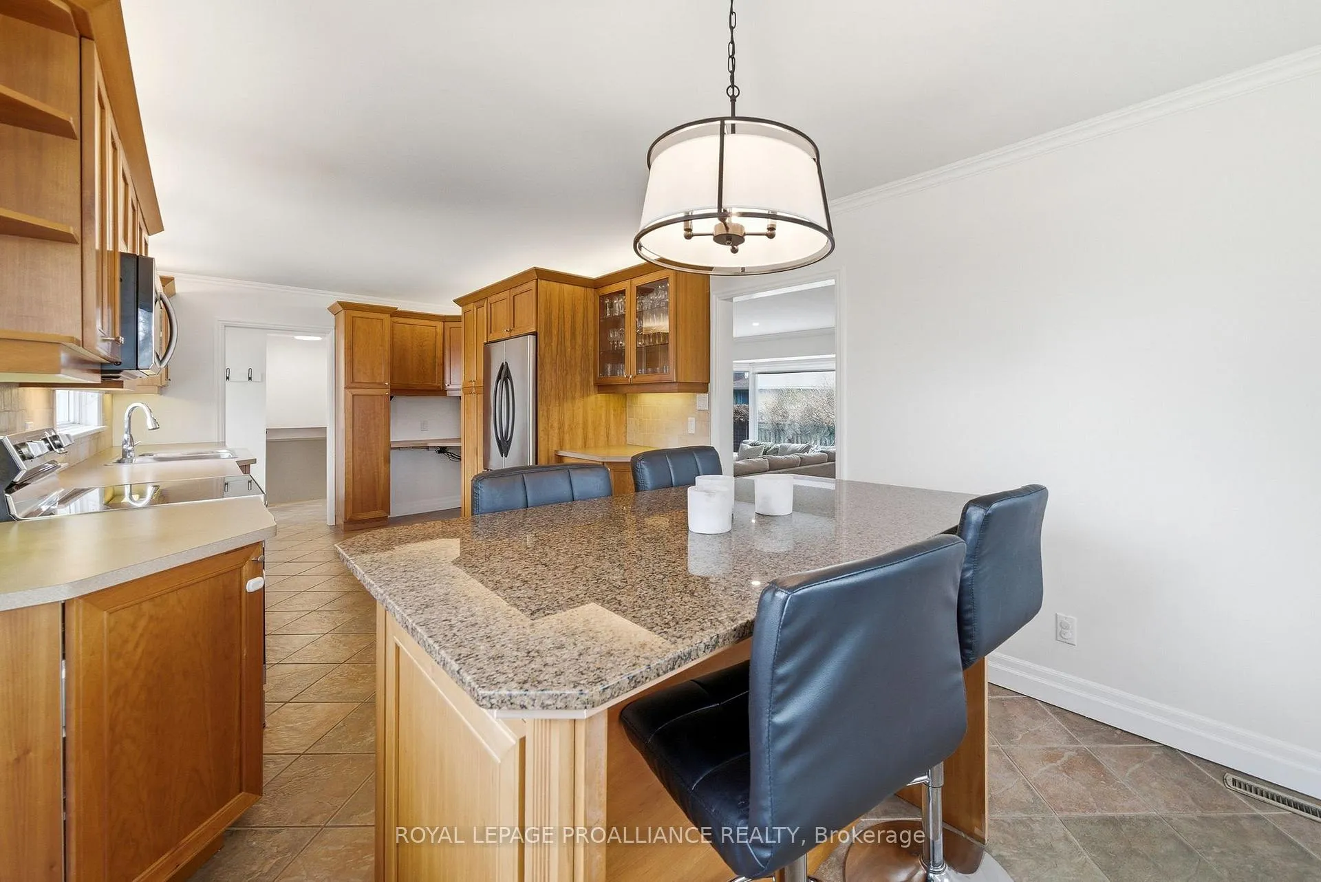 Photo 12 of 25 Southwood Crescent, Belleville, Belleville Ward — HOMEH