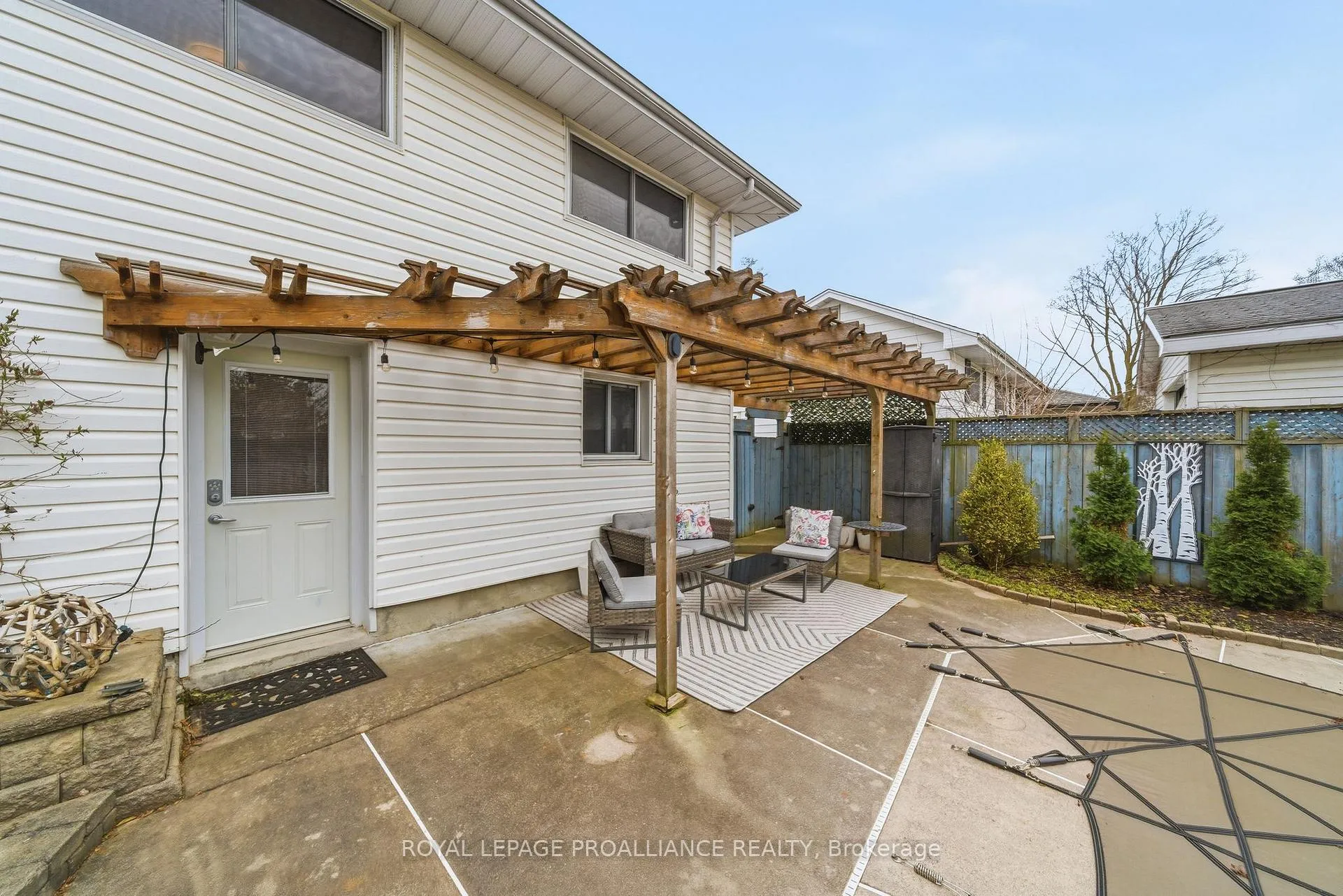 Photo 39 of 25 Southwood Crescent, Belleville, Belleville Ward — HOMEH