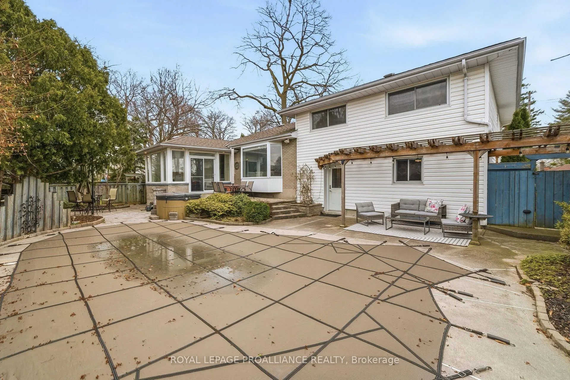Photo 41 of 25 Southwood Crescent, Belleville, Belleville Ward — HOMEH