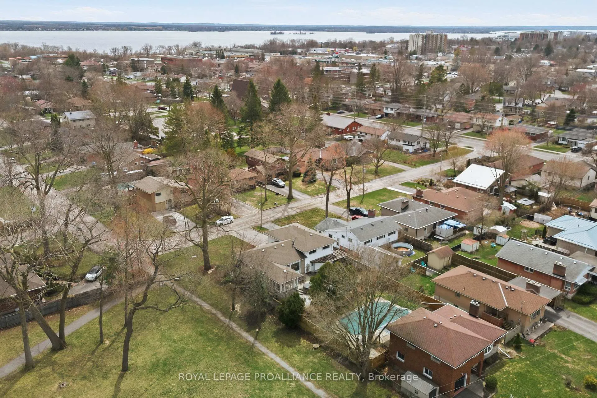 Photo 44 of 25 Southwood Crescent, Belleville, Belleville Ward — HOMEH