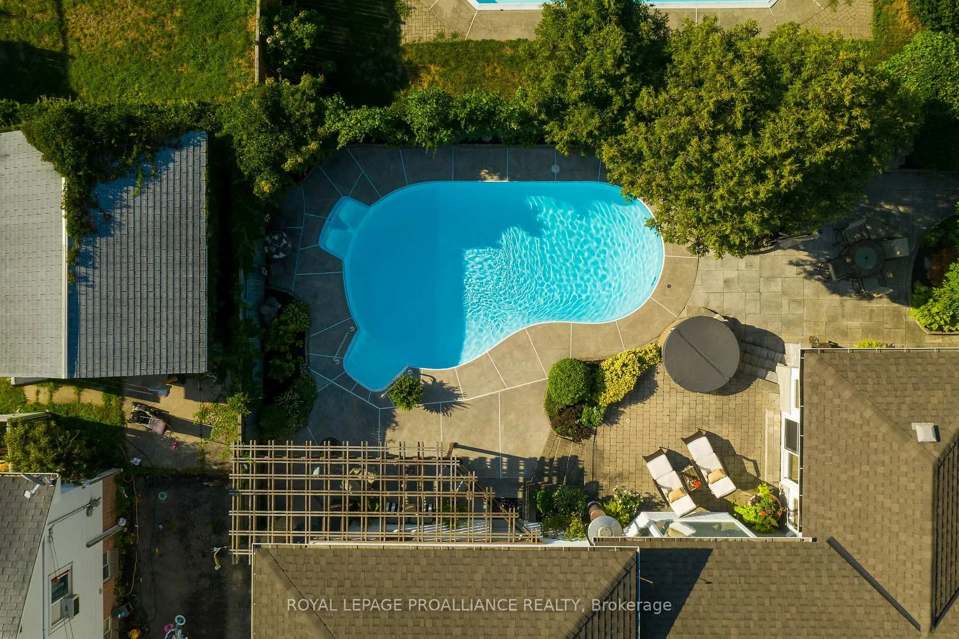 Photo 49 of 25 Southwood Crescent, Belleville, Belleville Ward — HOMEH