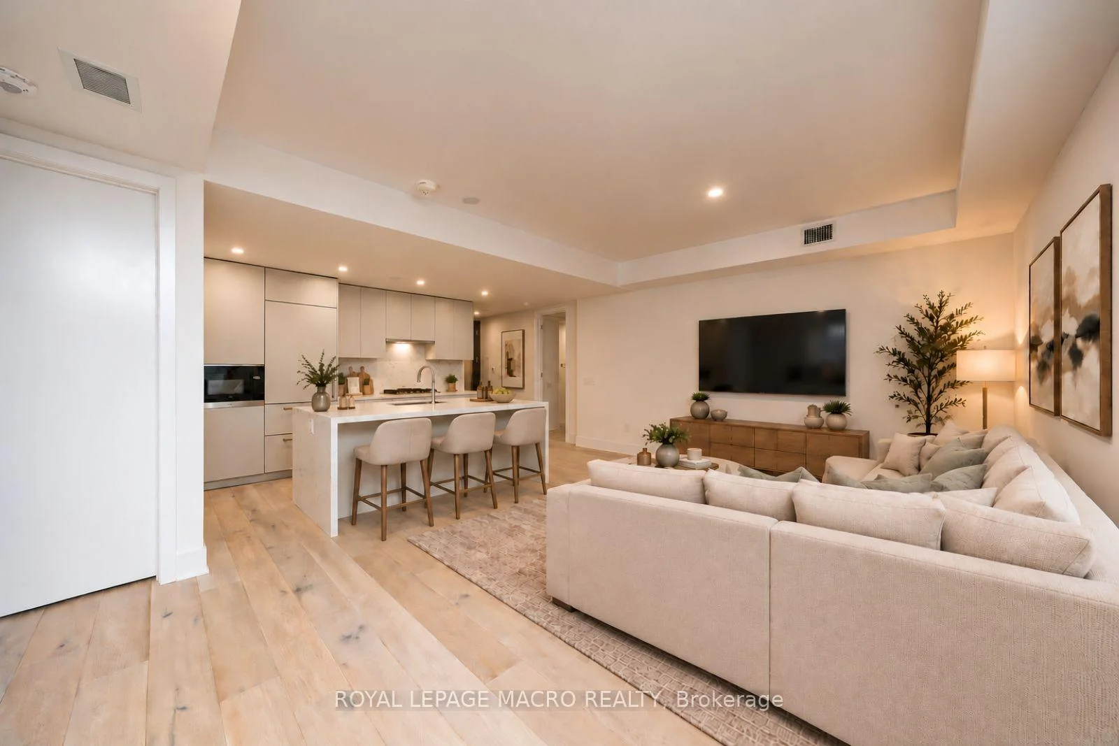 Photo 3 of Unit 403, 346 Davenport Road, Toronto, The Annex — HOMEH