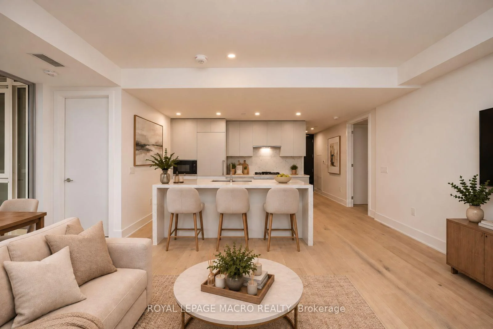 Photo 4 of Unit 403, 346 Davenport Road, Toronto, The Annex — HOMEH