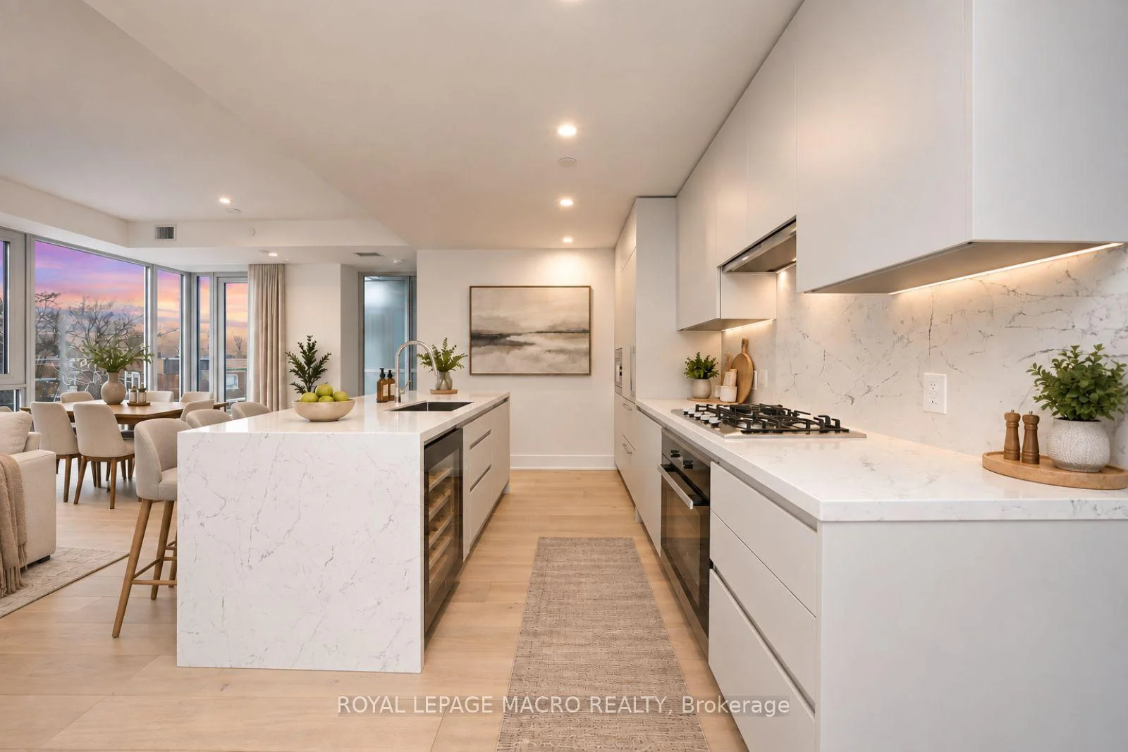 Photo 10 of Unit 403, 346 Davenport Road, Toronto, The Annex — HOMEH