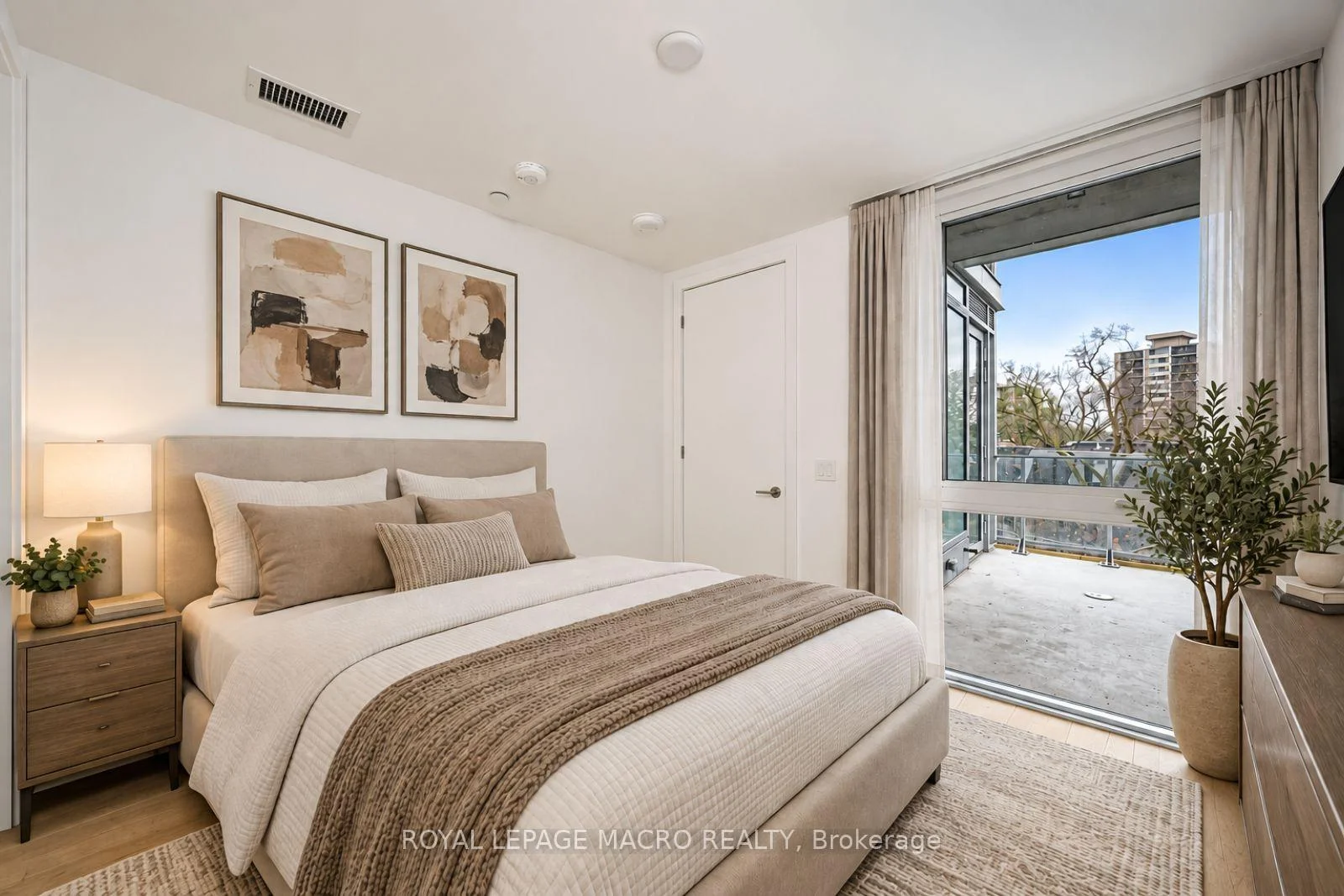 Photo 11 of Unit 403, 346 Davenport Road, Toronto, The Annex — HOMEH