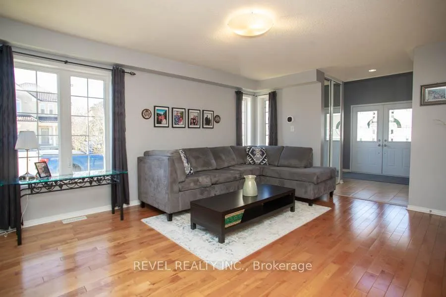 Photo 8 of 28 Barrett Avenue, Brantford — HOMEH