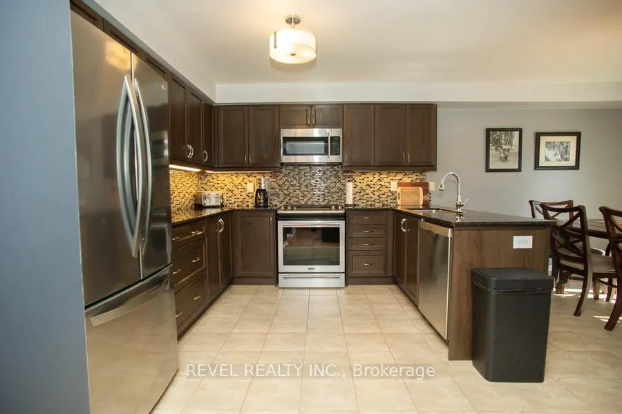 Photo 13 of 28 Barrett Avenue, Brantford — HOMEH