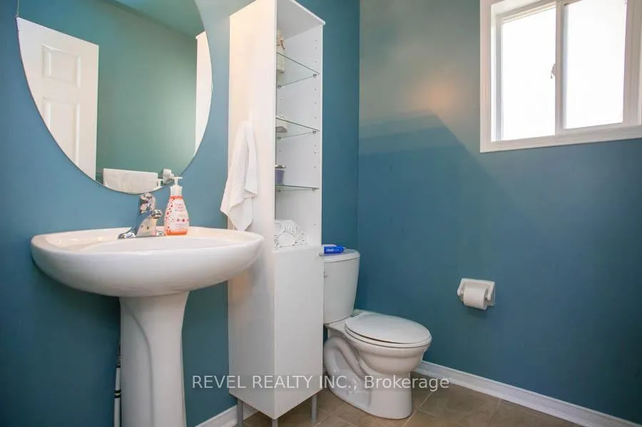 Photo 17 of 28 Barrett Avenue, Brantford — HOMEH