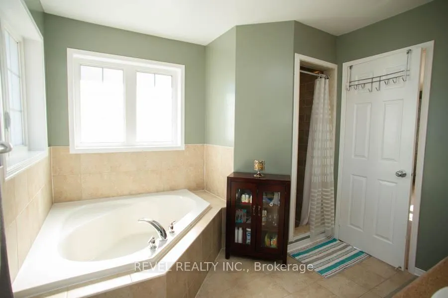 Photo 23 of 28 Barrett Avenue, Brantford — HOMEH