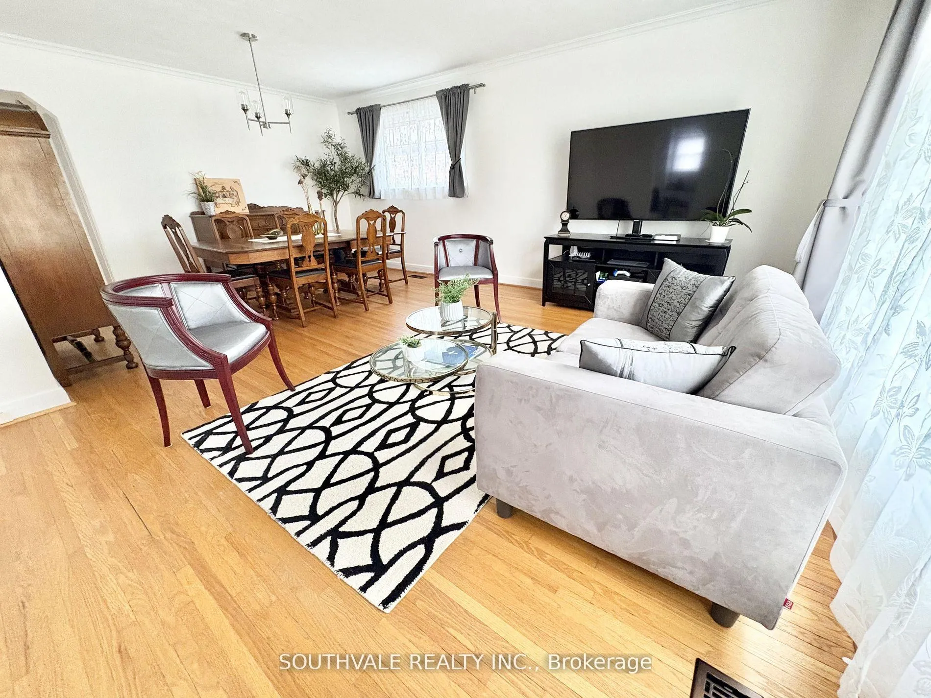 Photo 5 of 90 Trinnell Boulevard, Scarborough, Clairlea-Birchmount — HOMEH