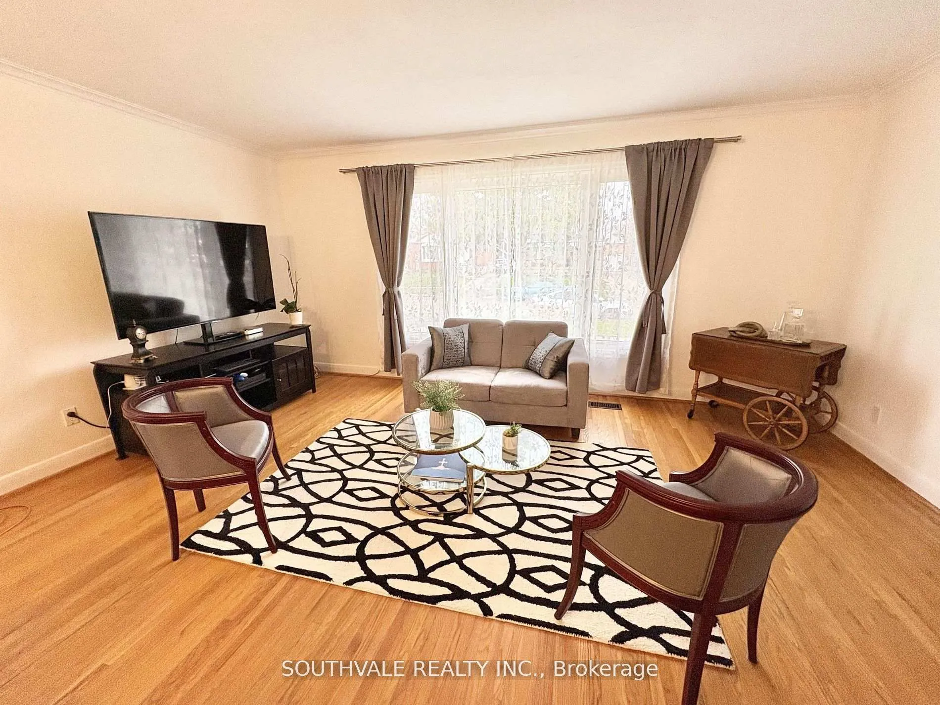 Photo 6 of 90 Trinnell Boulevard, Scarborough, Clairlea-Birchmount — HOMEH