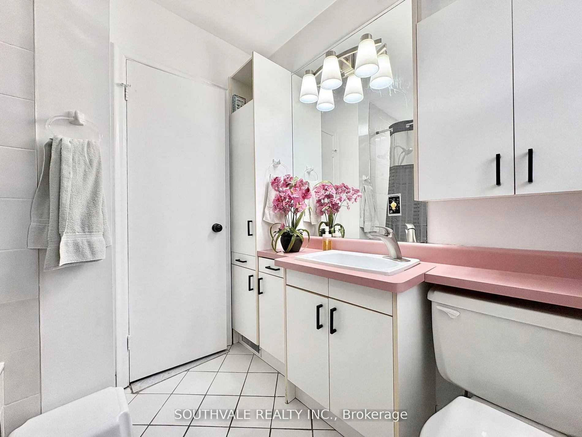 Photo 9 of 90 Trinnell Boulevard, Scarborough, Clairlea-Birchmount — HOMEH