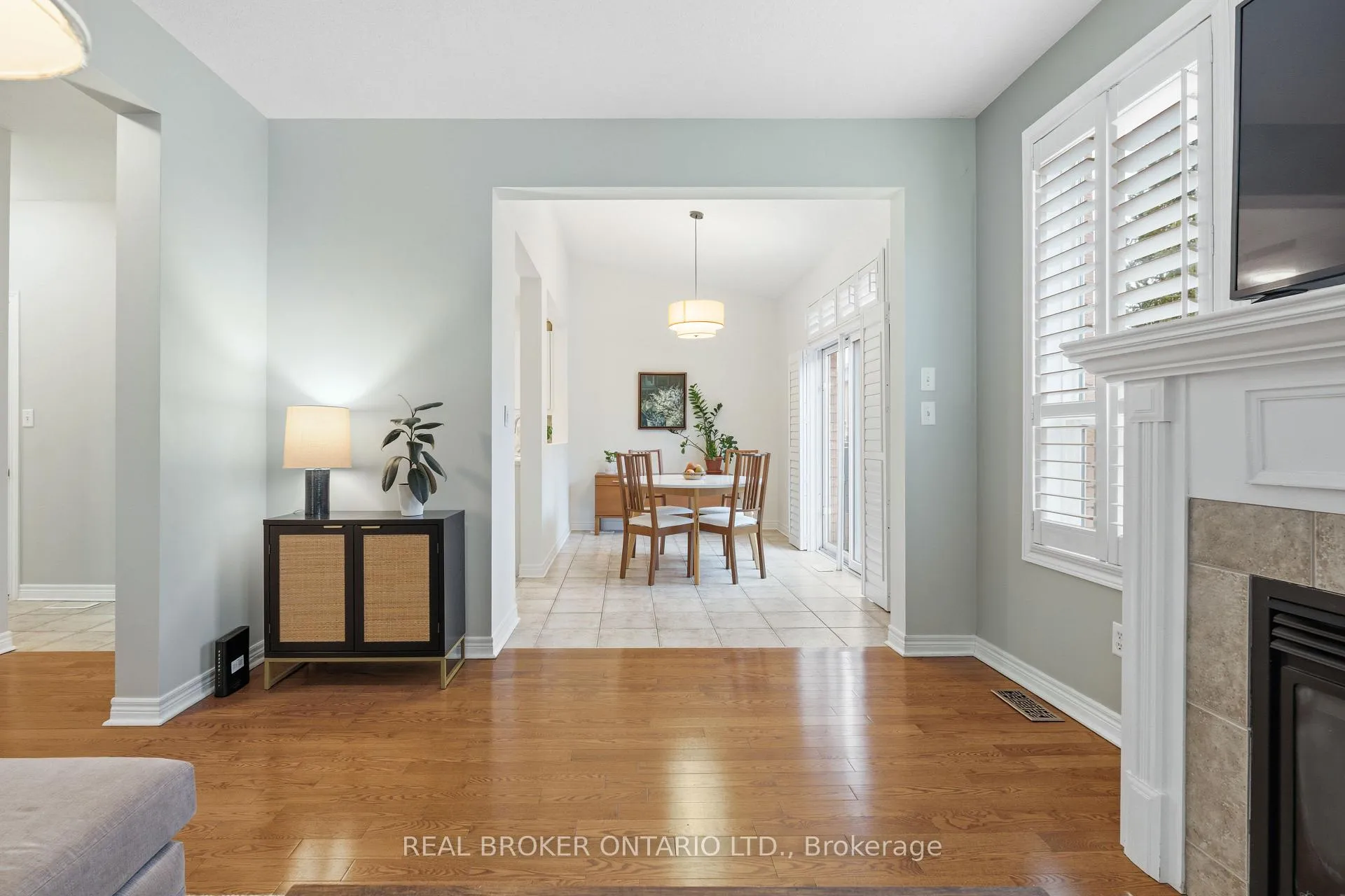 Photo 8 of 4648 Kearse Street, Burlington, Alton — HOMEH