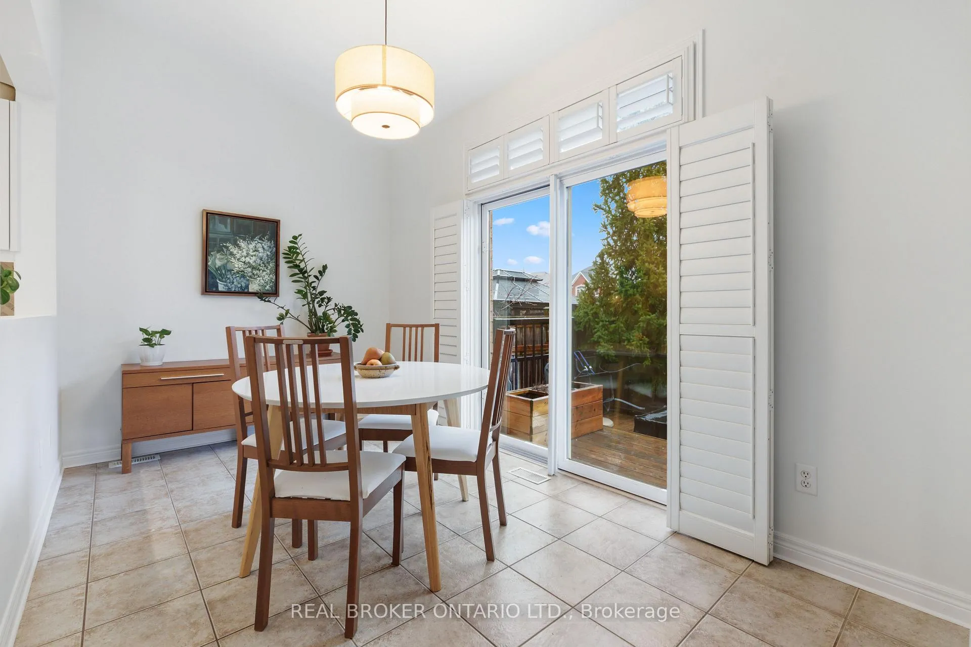 Photo 9 of 4648 Kearse Street, Burlington, Alton — HOMEH