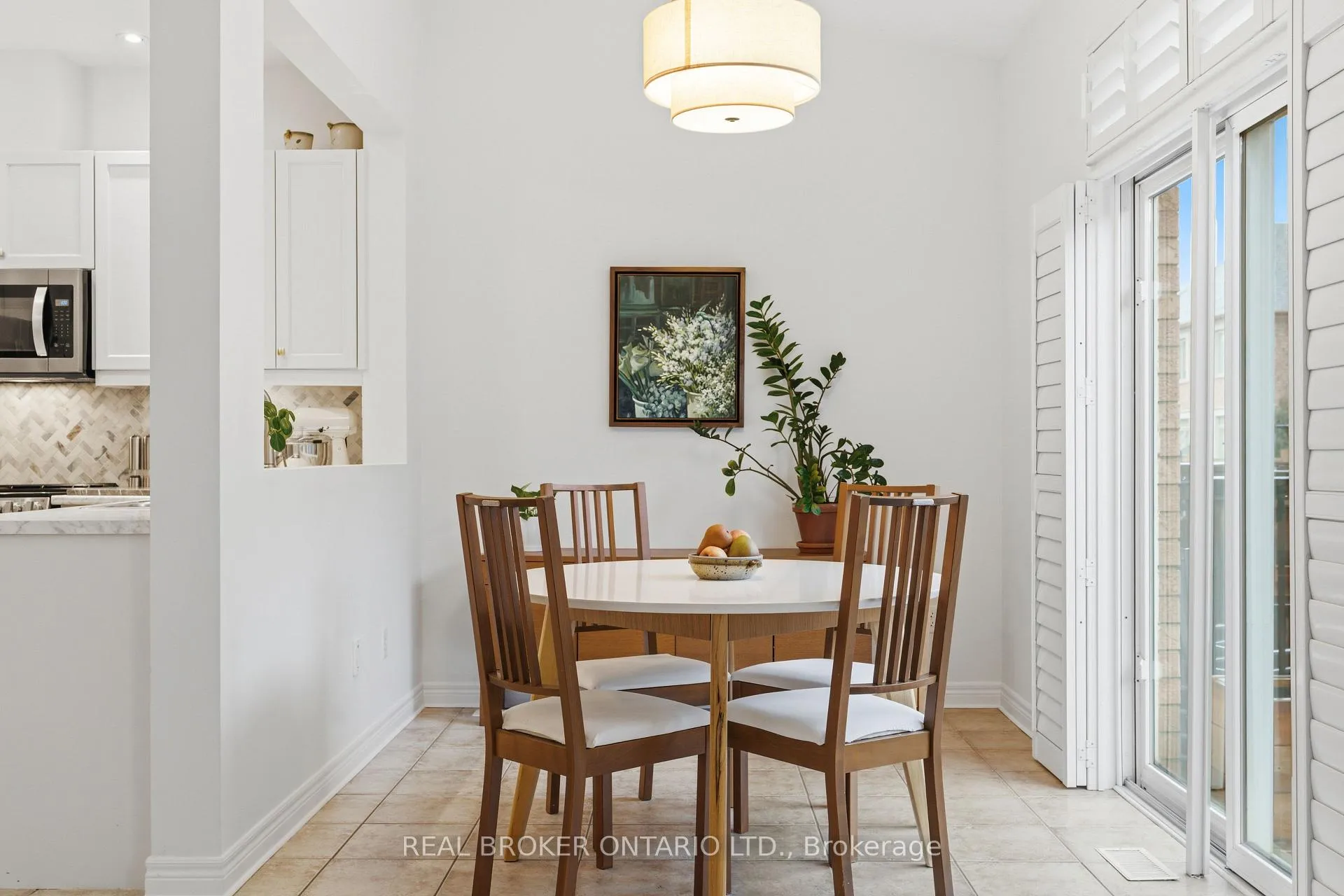 Photo 10 of 4648 Kearse Street, Burlington, Alton — HOMEH