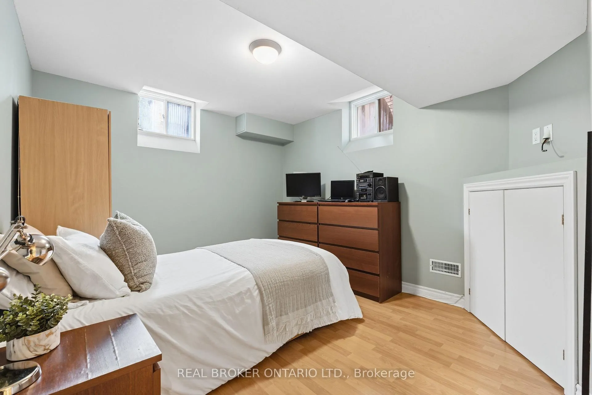 Photo 26 of 4648 Kearse Street, Burlington, Alton — HOMEH