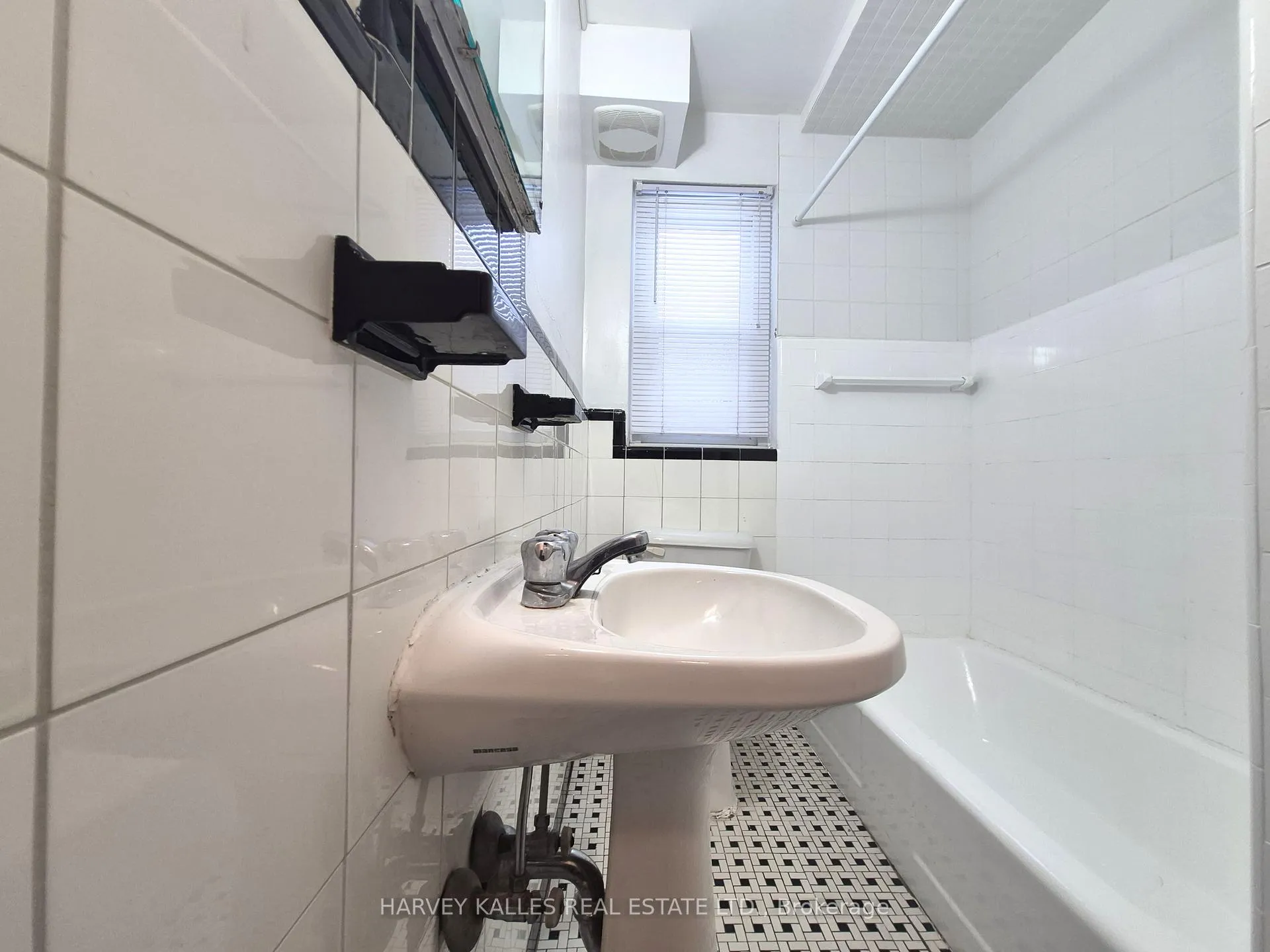 Photo 12 of Unit 12, 2905 St Clair Avenue E, Toronto, O'Connor-Parkview — HOMEH