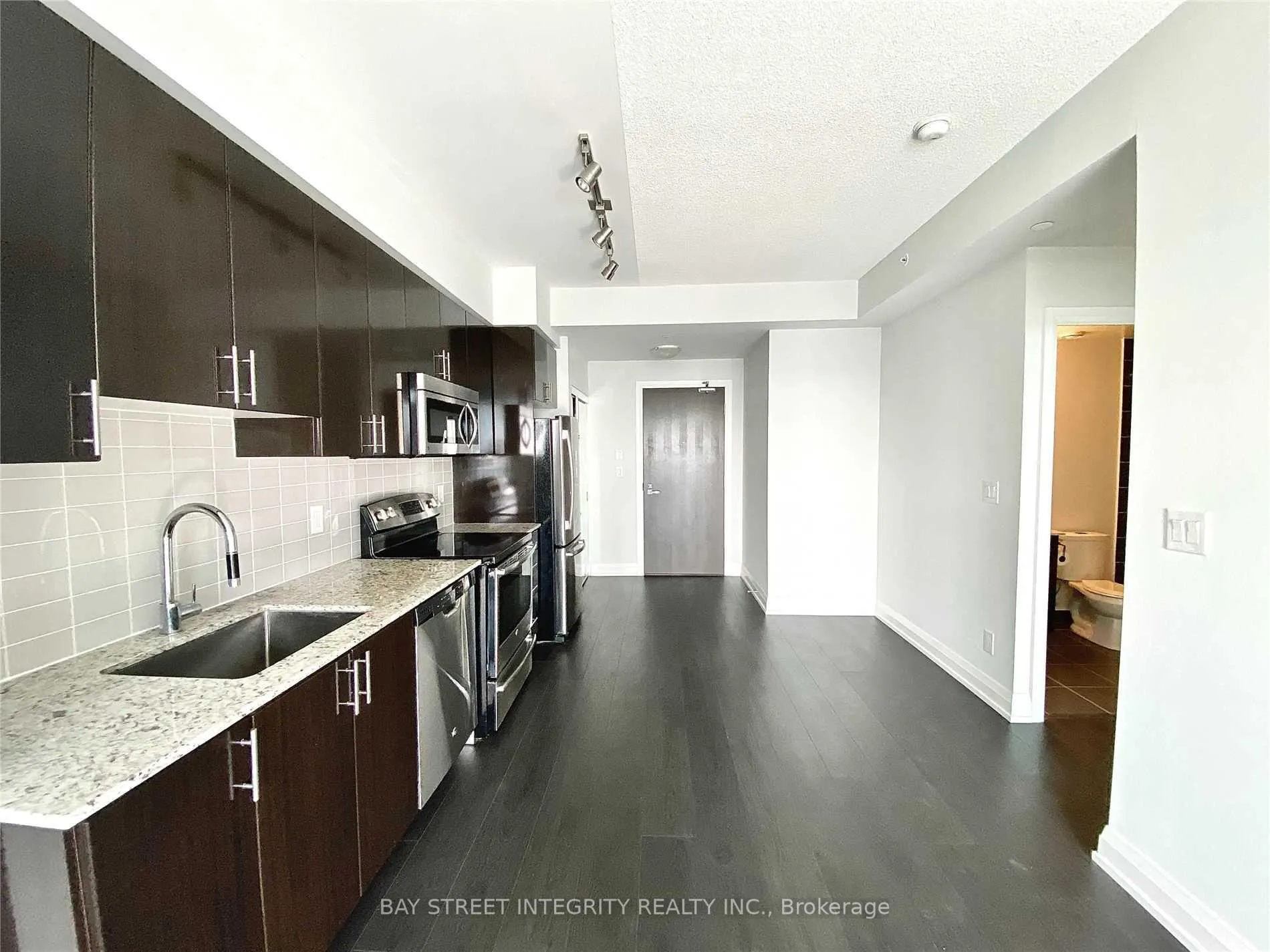 Photo 7 of Unit 2010, 7171 Yonge Street, Markham, Grandview — HOMEH