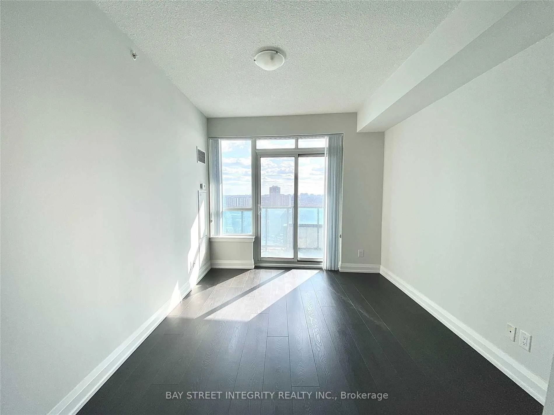 Photo 10 of Unit 2010, 7171 Yonge Street, Markham, Grandview — HOMEH