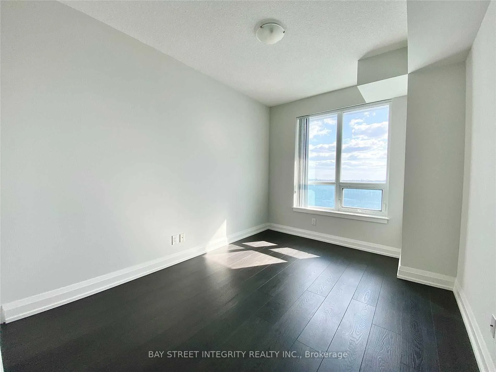 Photo 11 of Unit 2010, 7171 Yonge Street, Markham, Grandview — HOMEH
