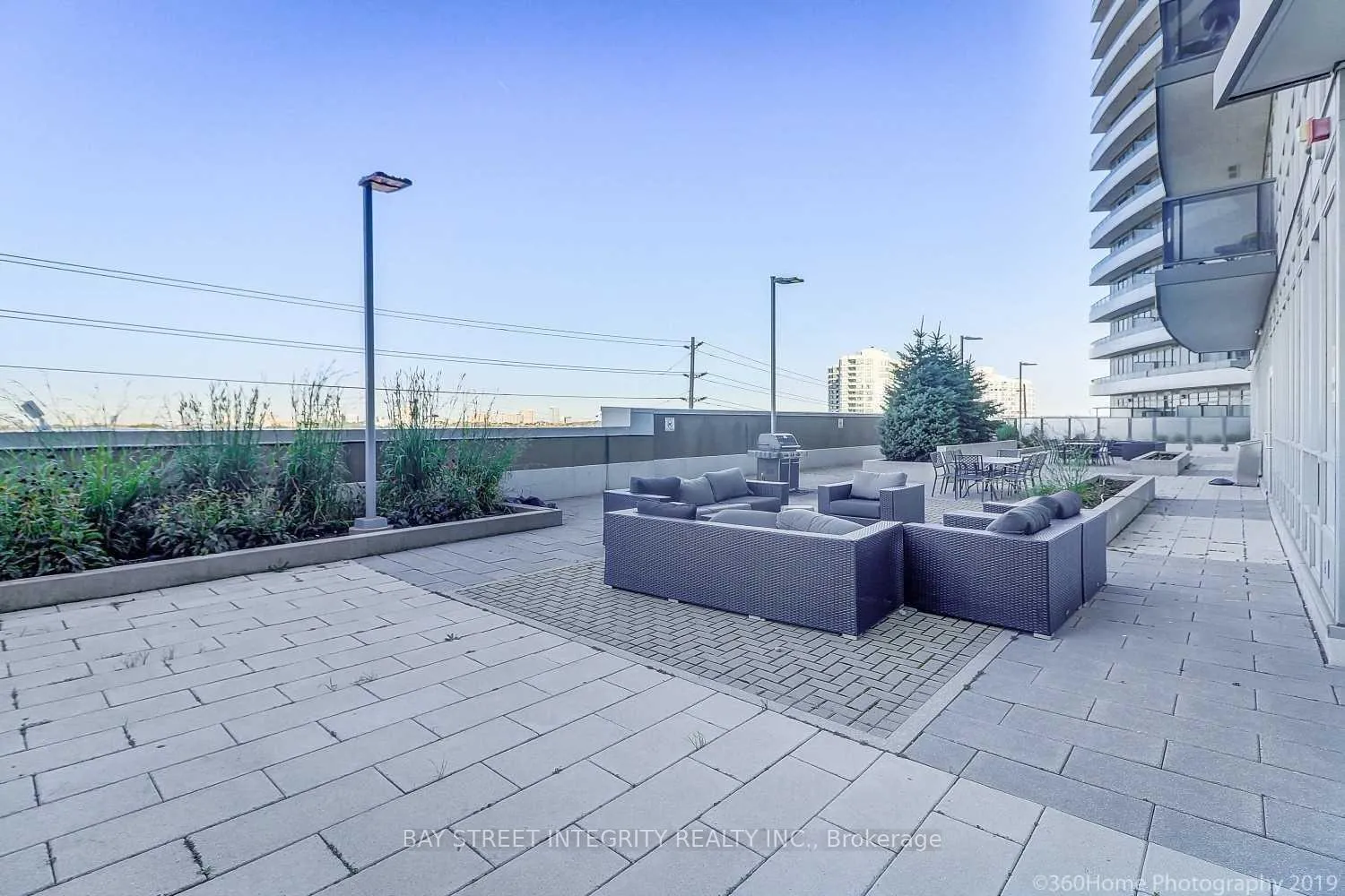 Photo 18 of Unit 2010, 7171 Yonge Street, Markham, Grandview — HOMEH