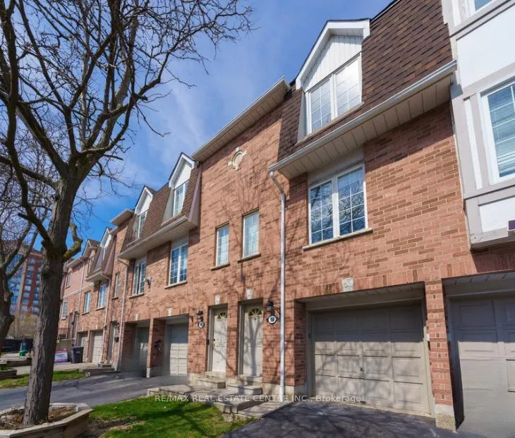 Front of Unit 18, 1525 South Parade Court