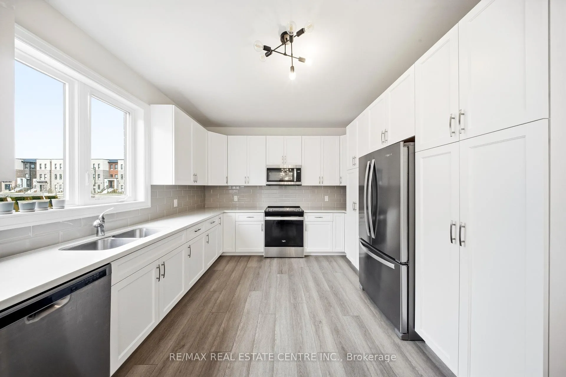 Photo 14 of 45 Great Falls Boulevard, Hamilton, Waterdown — HOMEH