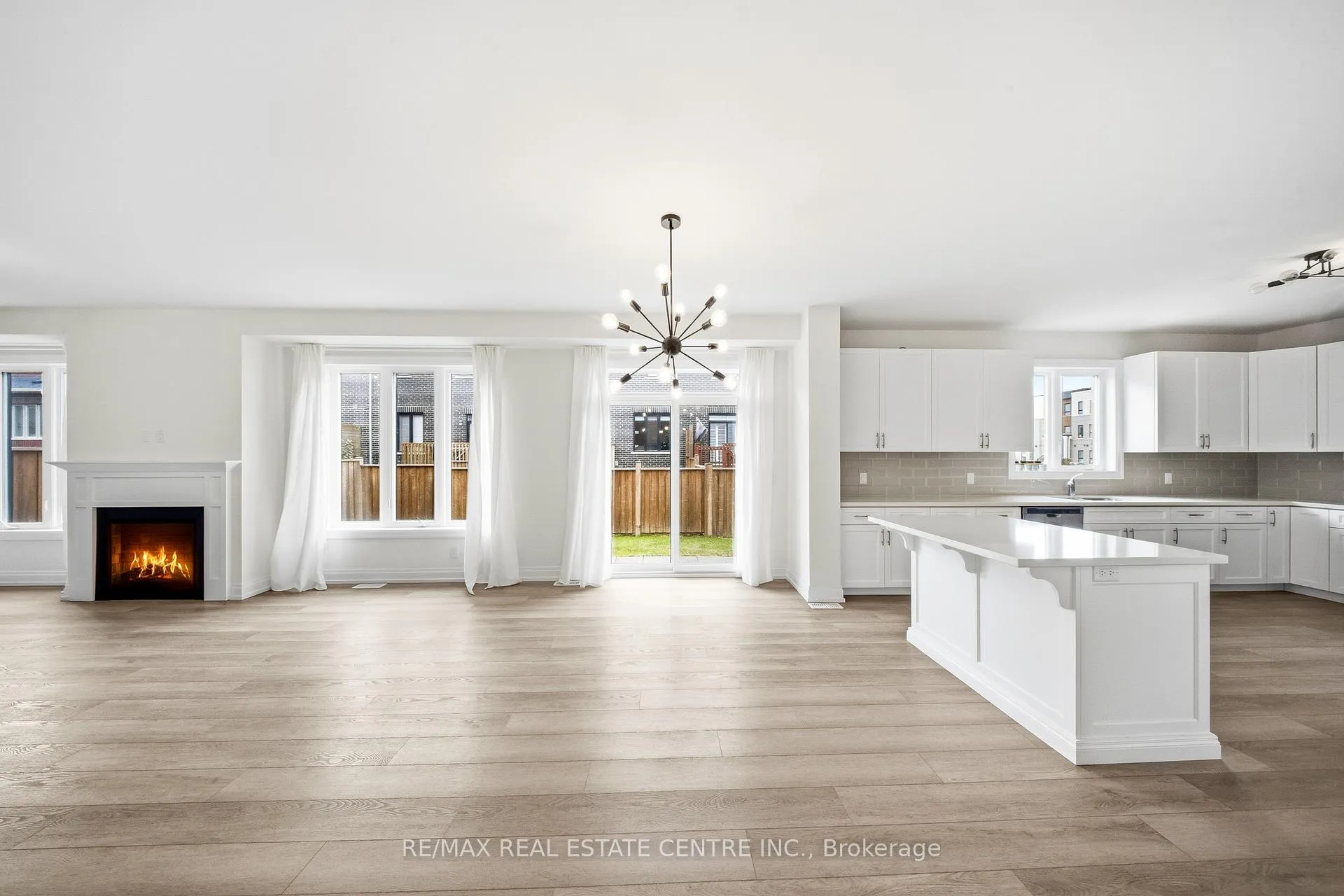Photo 19 of 45 Great Falls Boulevard, Hamilton, Waterdown — HOMEH