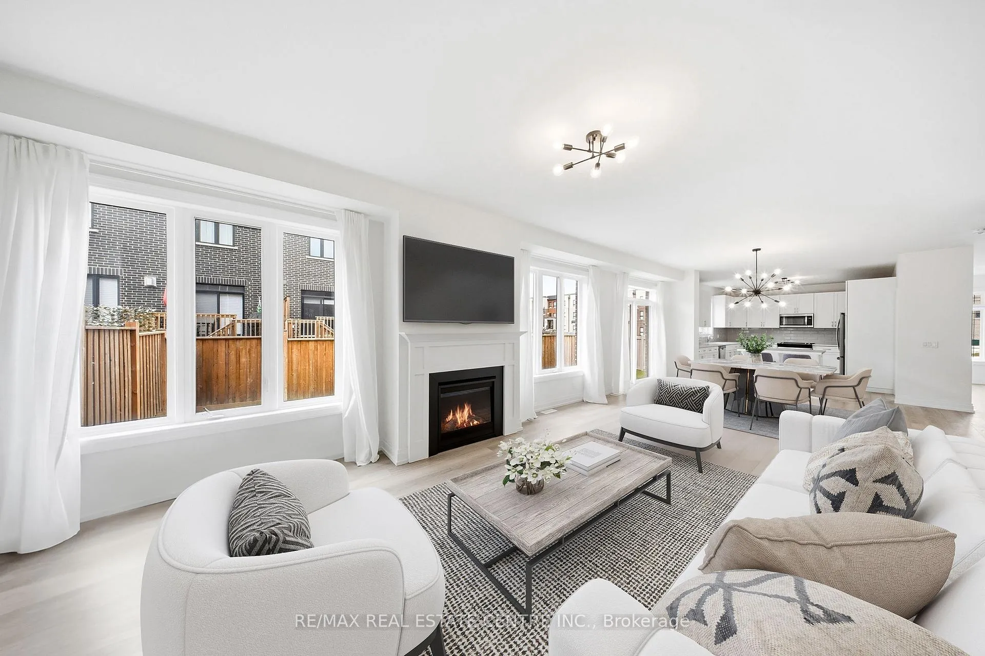 Photo 20 of 45 Great Falls Boulevard, Hamilton, Waterdown — HOMEH