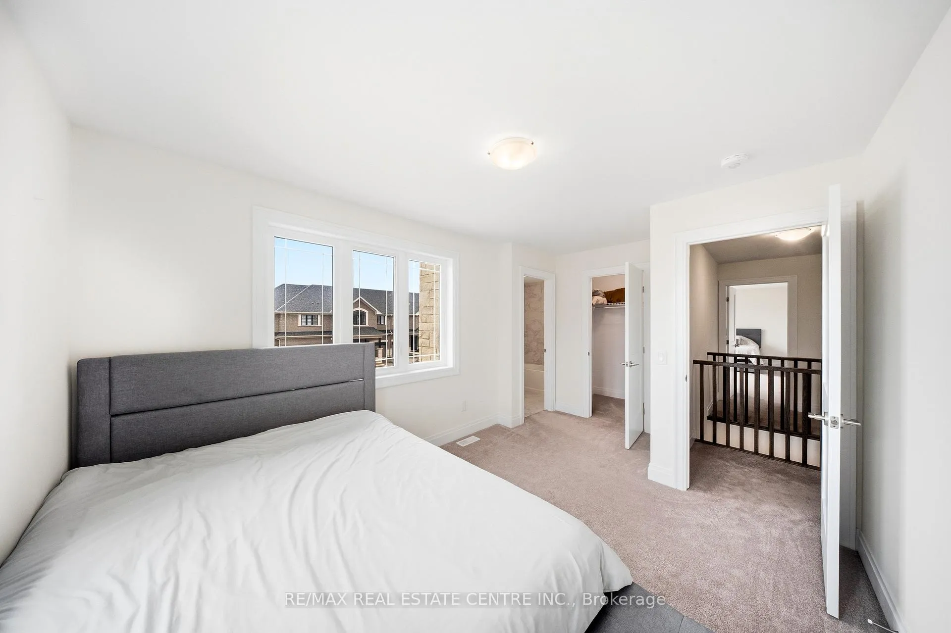Photo 28 of 45 Great Falls Boulevard, Hamilton, Waterdown — HOMEH